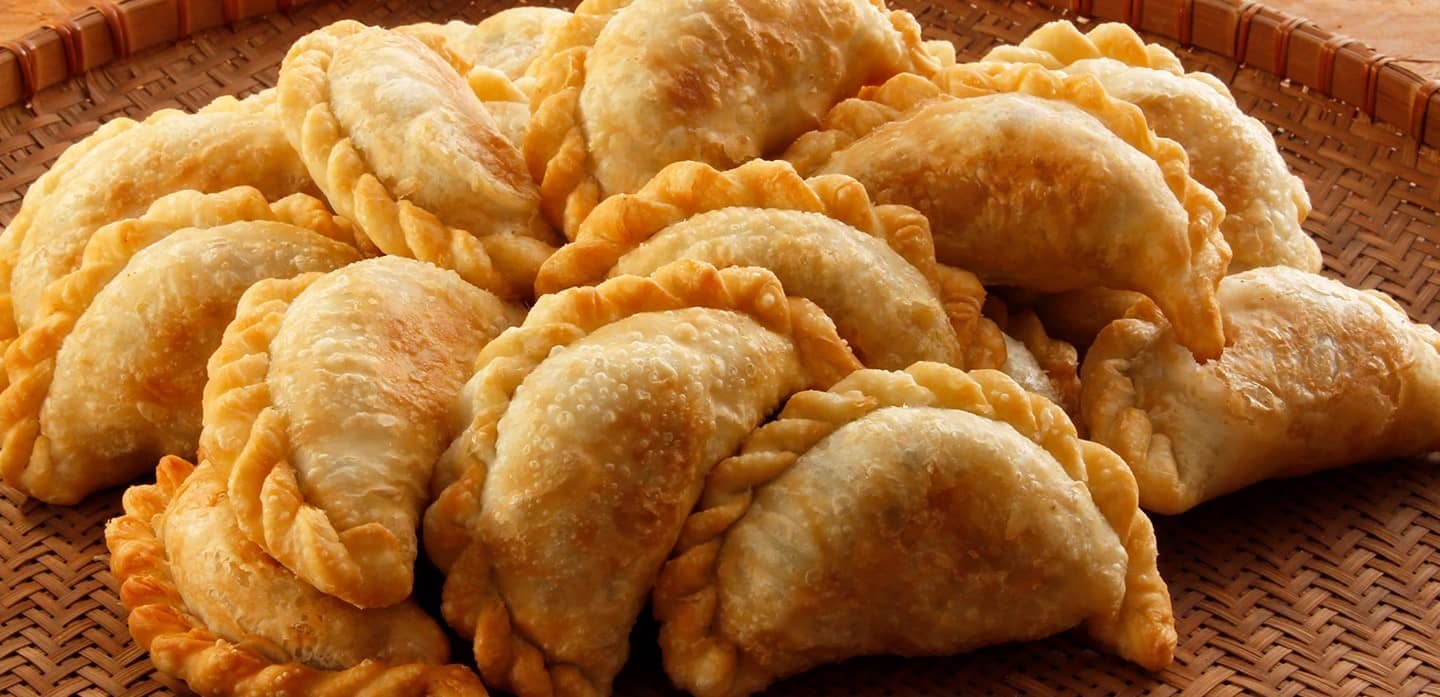 Empanadas pastusas, también conocidas como empanadas de añejo o criollas