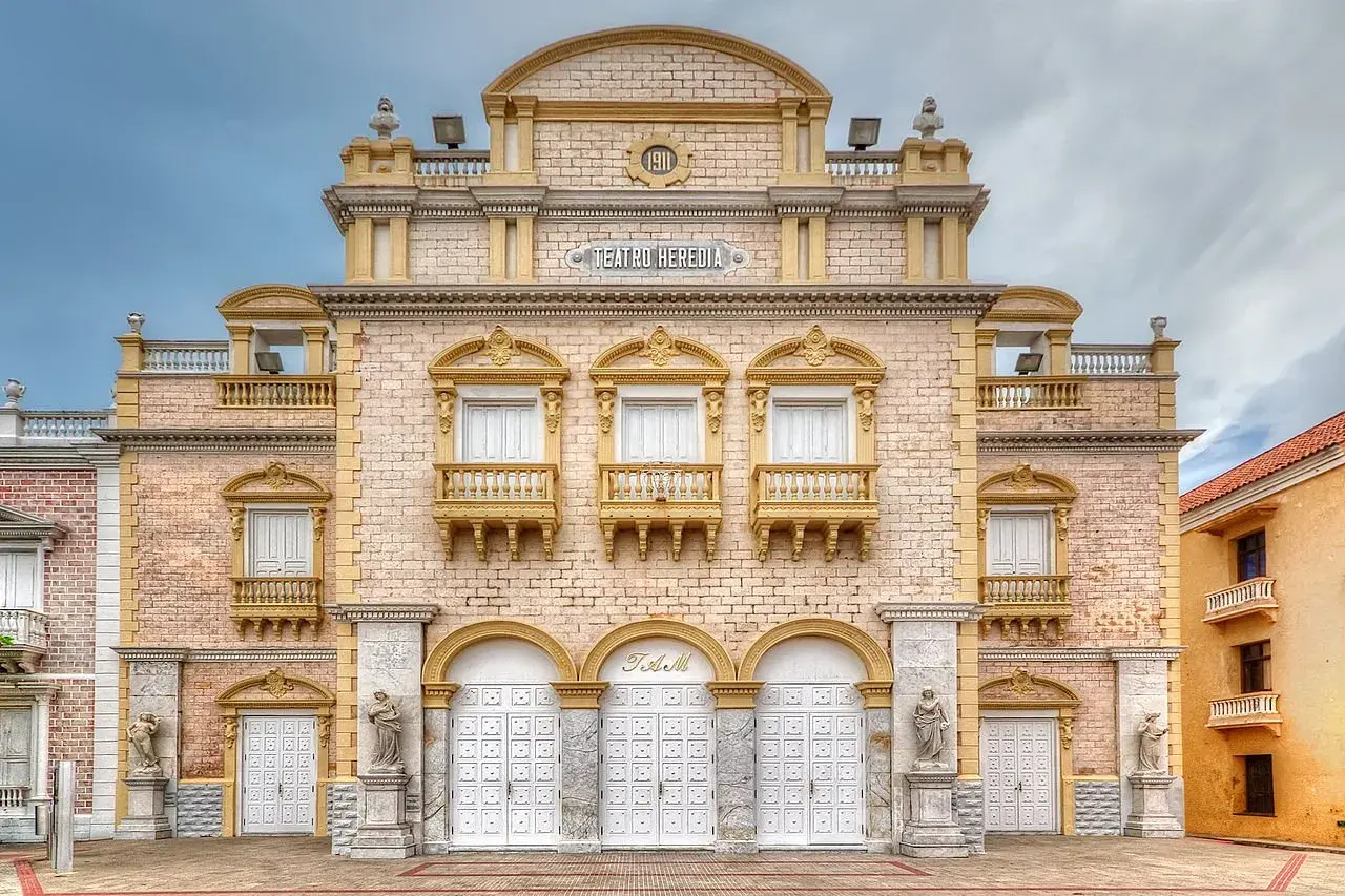 El Teatro Adolfo Mejía, ejemplo de algunos teatros de Colombia - Teatro Adolfo Mejía en Cartagena | Marca País Colombia
