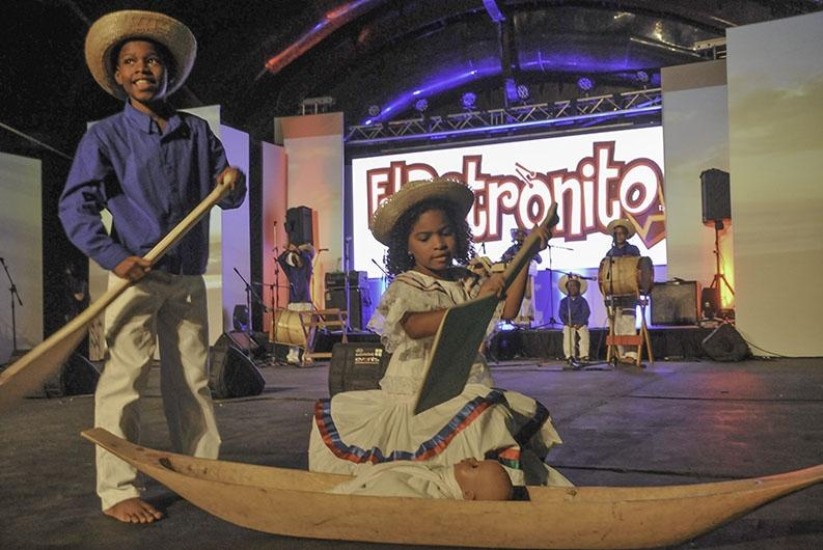 Niños en el Petronito