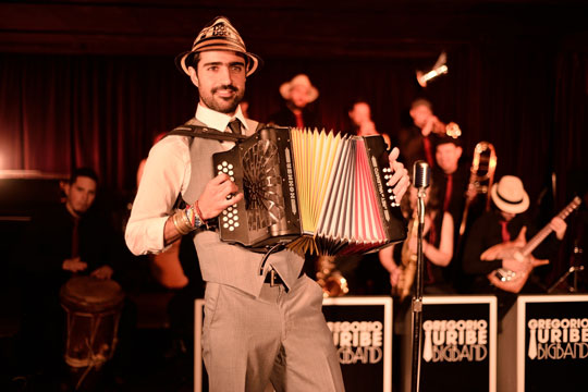 músicos colombianos, colombianos en el exterior, cumbia universal