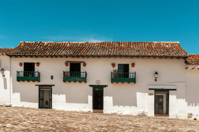 calles coloniales en Villa de Leyva colombia, calles empedradas, pueblo colonial