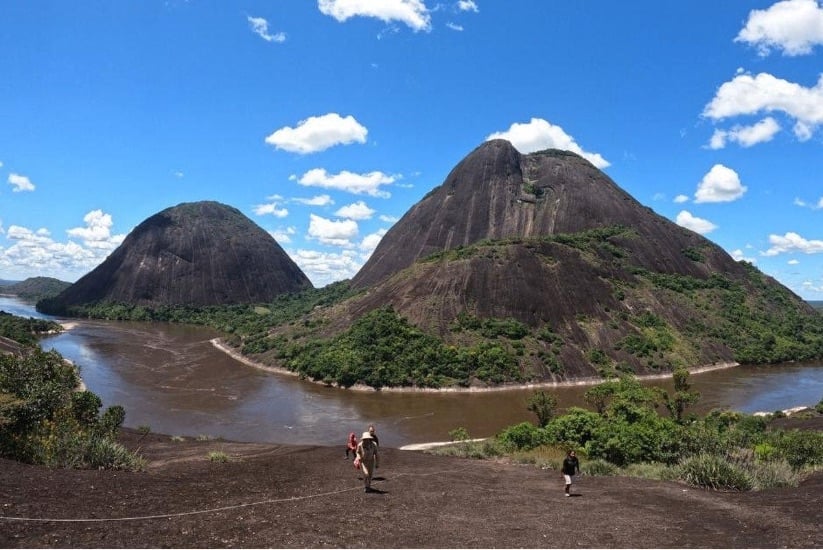 Cerros de Mavecure