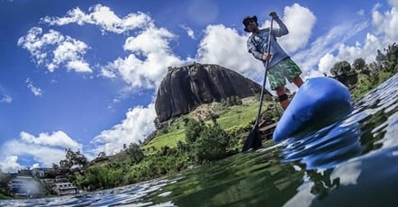 Paddling en el Embalse de Guatapé. 