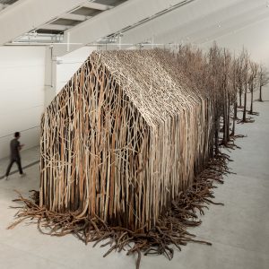 Obra de arte de Doris Salcedo, artista colombiana