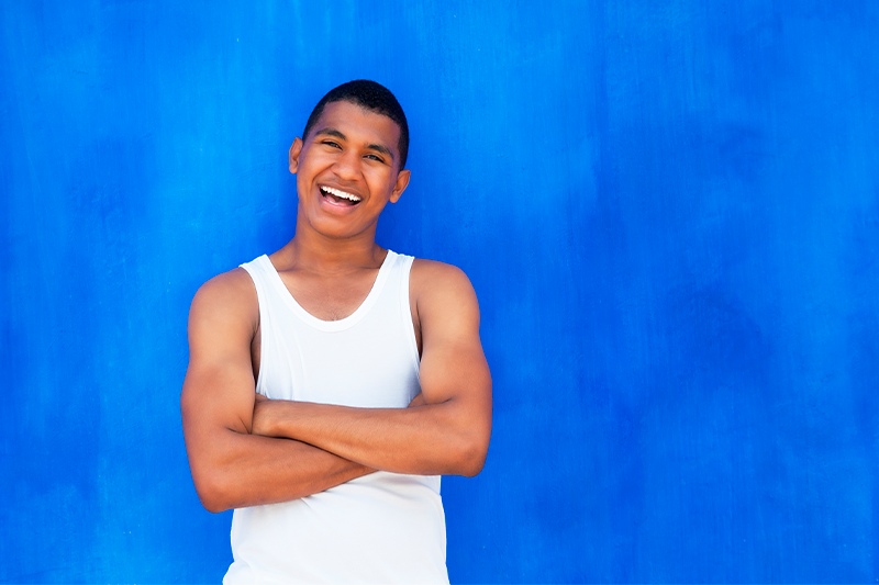 Colombian people always give a welcome with a smile – A Colombian guy smiling | Colombia Country Brand 