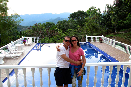 extranjeros-en-Colombia-Anapoima-1