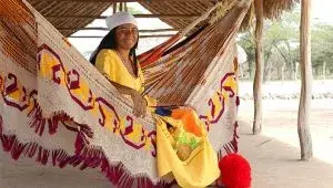 Artesana en Hamaca