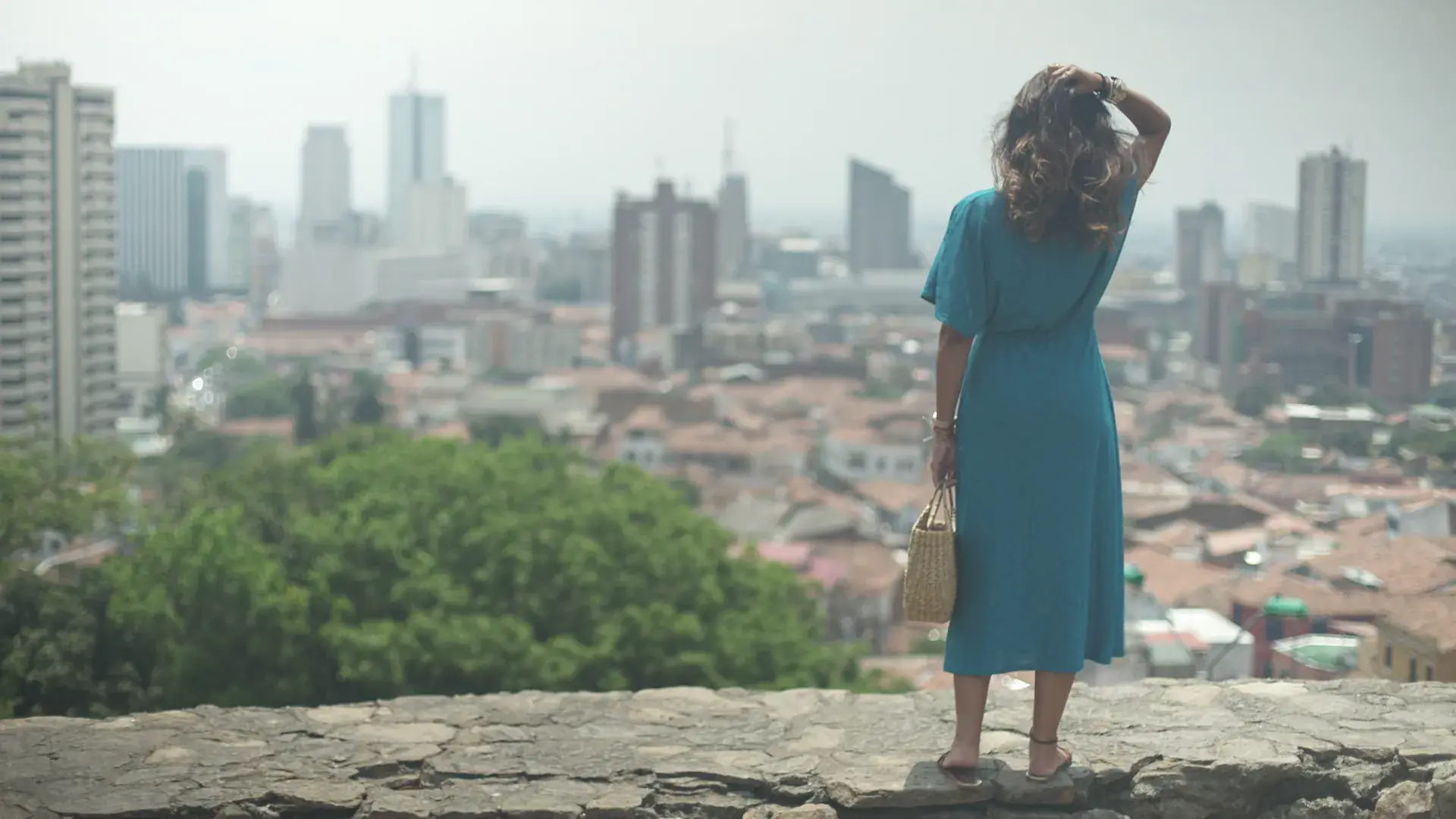 Silvia Rodríguez contemplando Bogotá