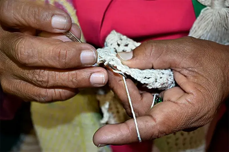 Artisans of a Wayuu mochila bag
