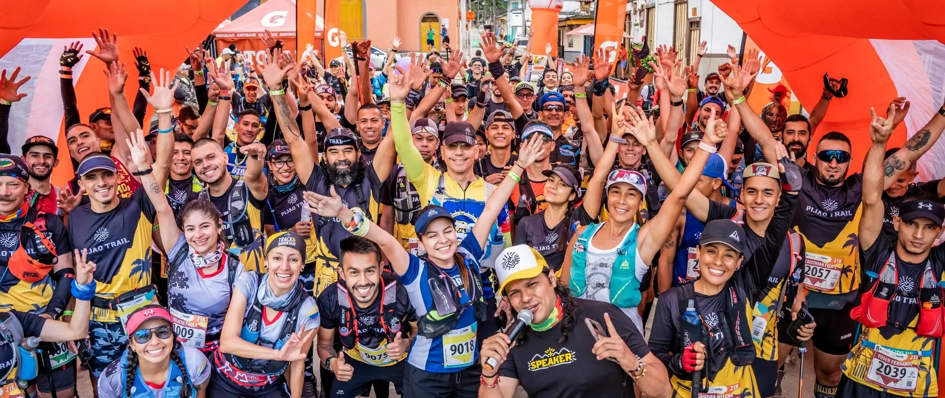 Group of runners preparing to run in the Pijao Trail Race
