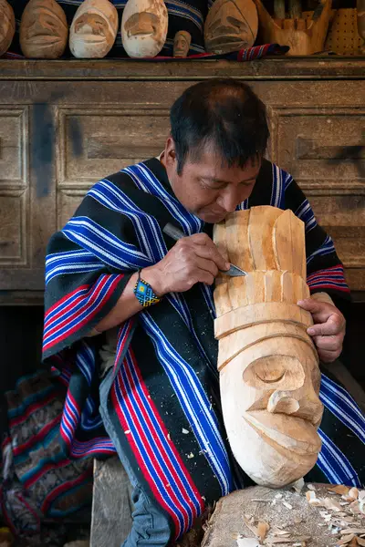 Descubrir los oficios que mantienen vivo el patrimonio