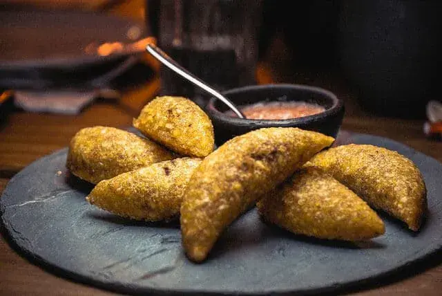 Empanadas de añejo, gastronomía colombiana