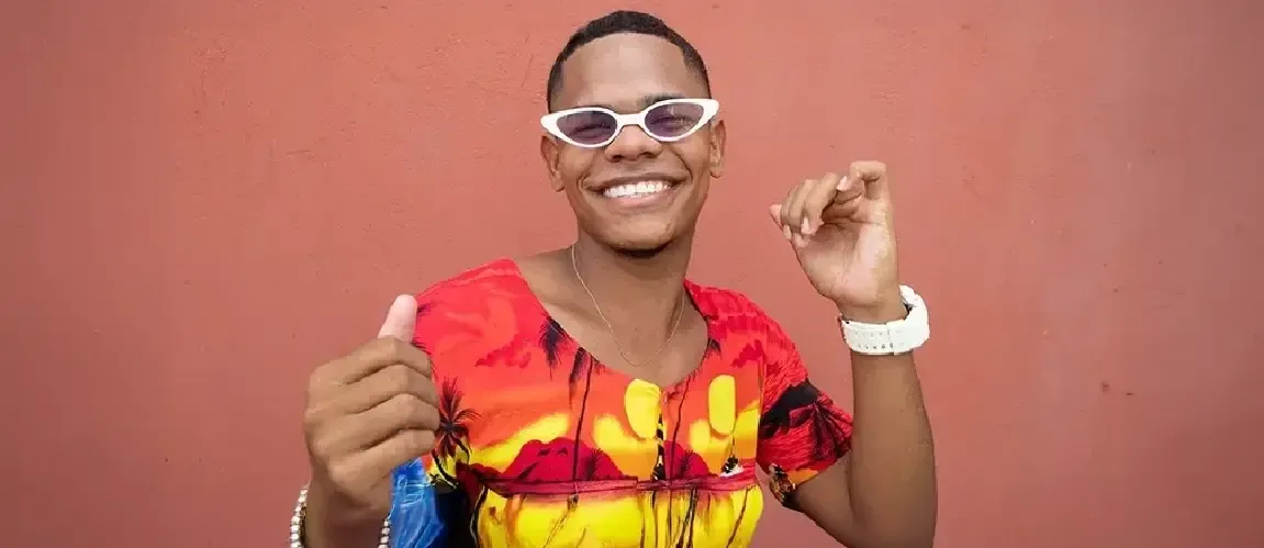 Hombre colombiano sonriendo
