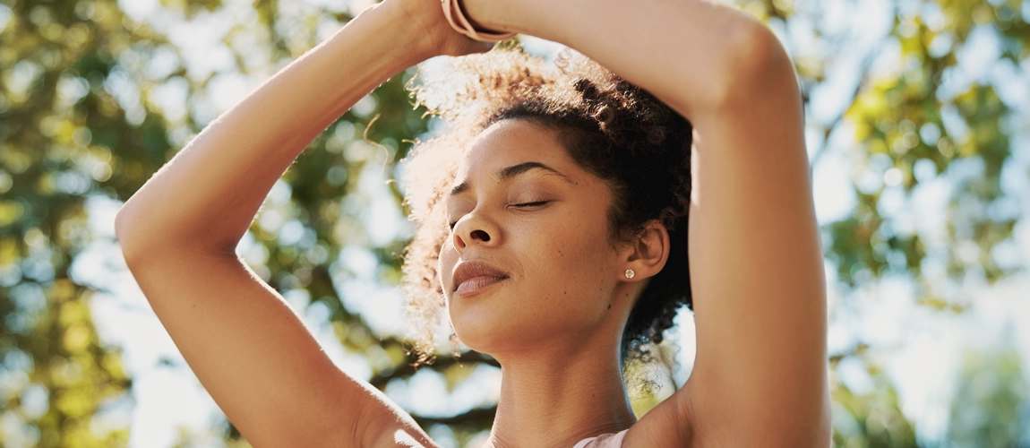 Mujer meditando