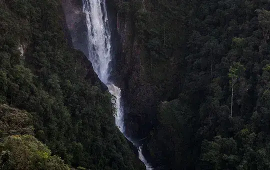 Waterfall Salto de Bordones falling between mountains in Huila
