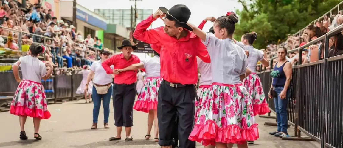 Traje típico del Macizo Colombiano