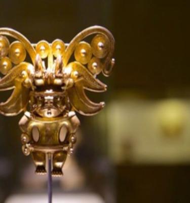 Artefactos de oro expuestos en el Museo