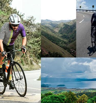 Ciclistas suben por los altos de Colombia