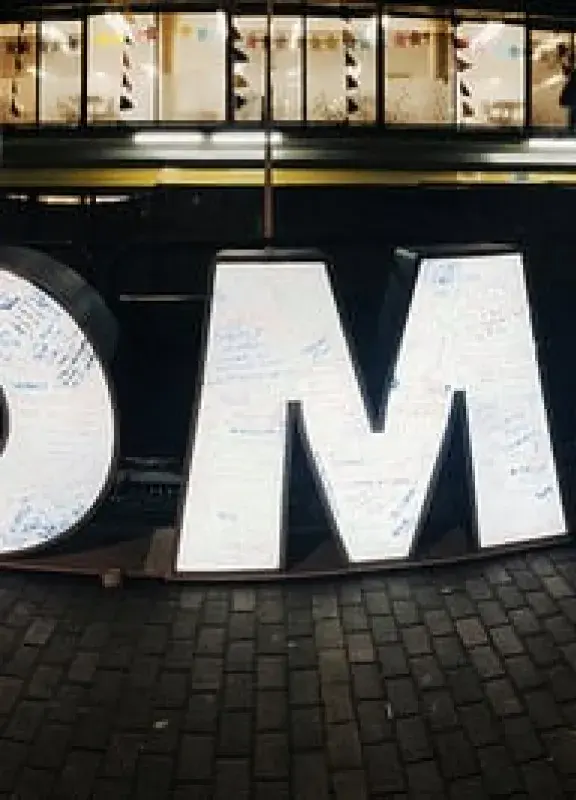 Letrero de Colombia Co