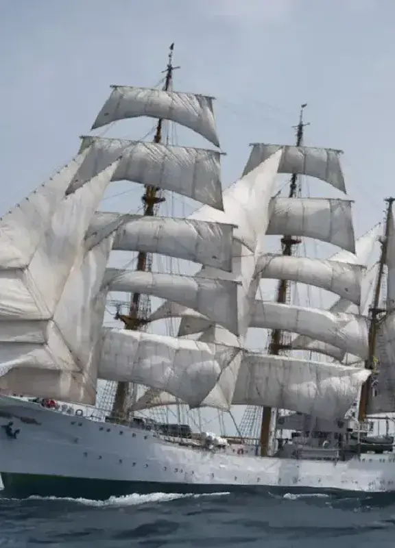 Sails of the Ship Gloria