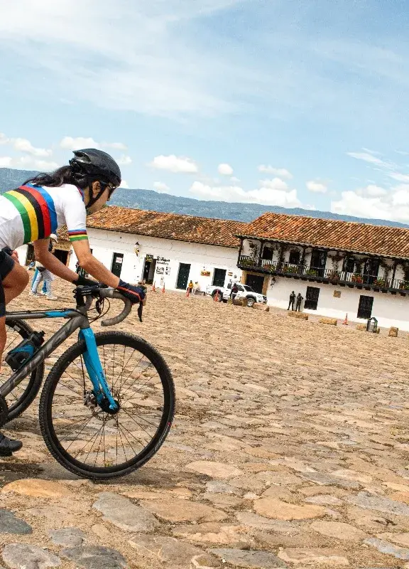 Ciclistas en Villa de Leyva