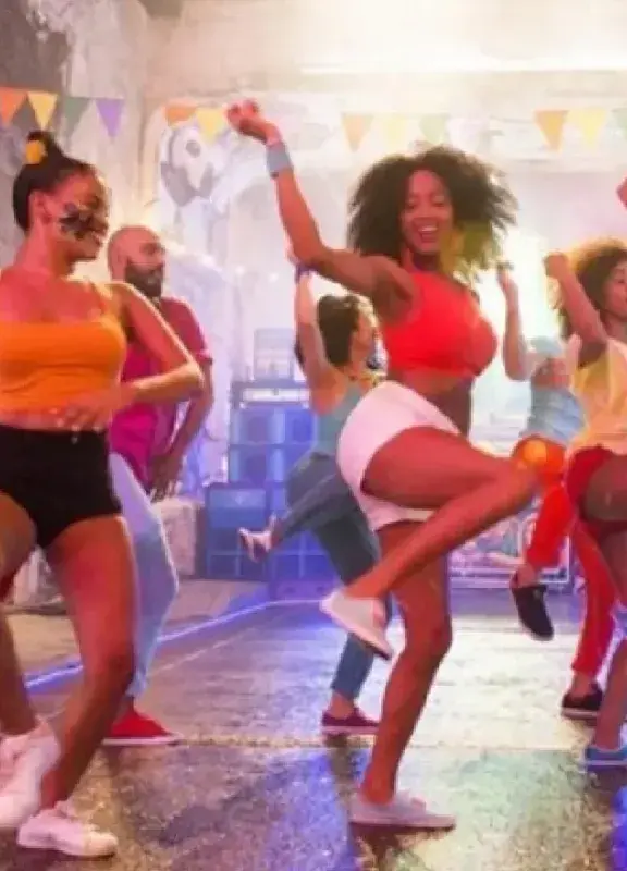 Group of people dancing champeta