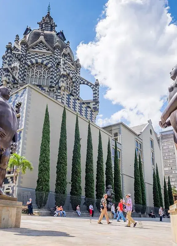 botero-en-medellin_56719041_1200x800