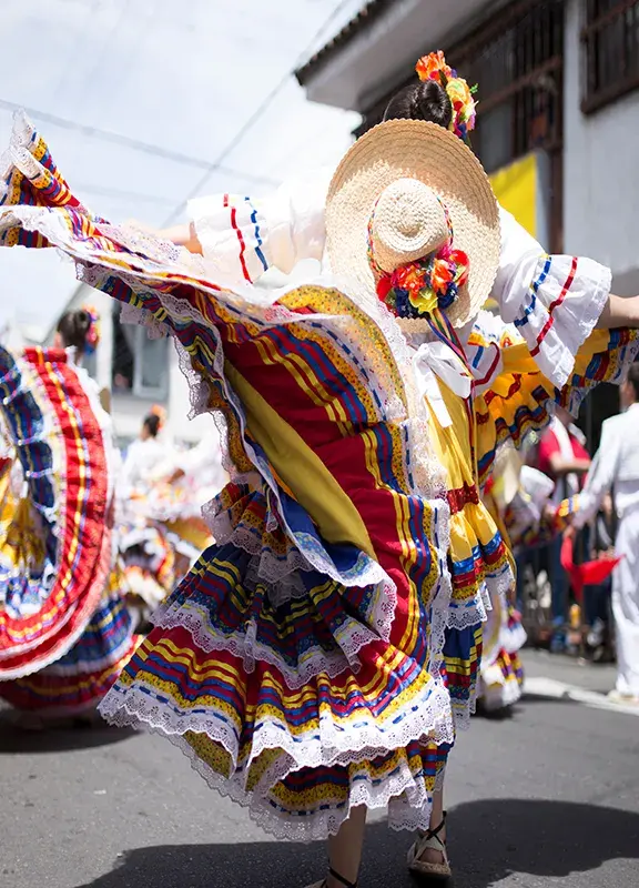 Descubre Colombia a través de sus bailes y festividades