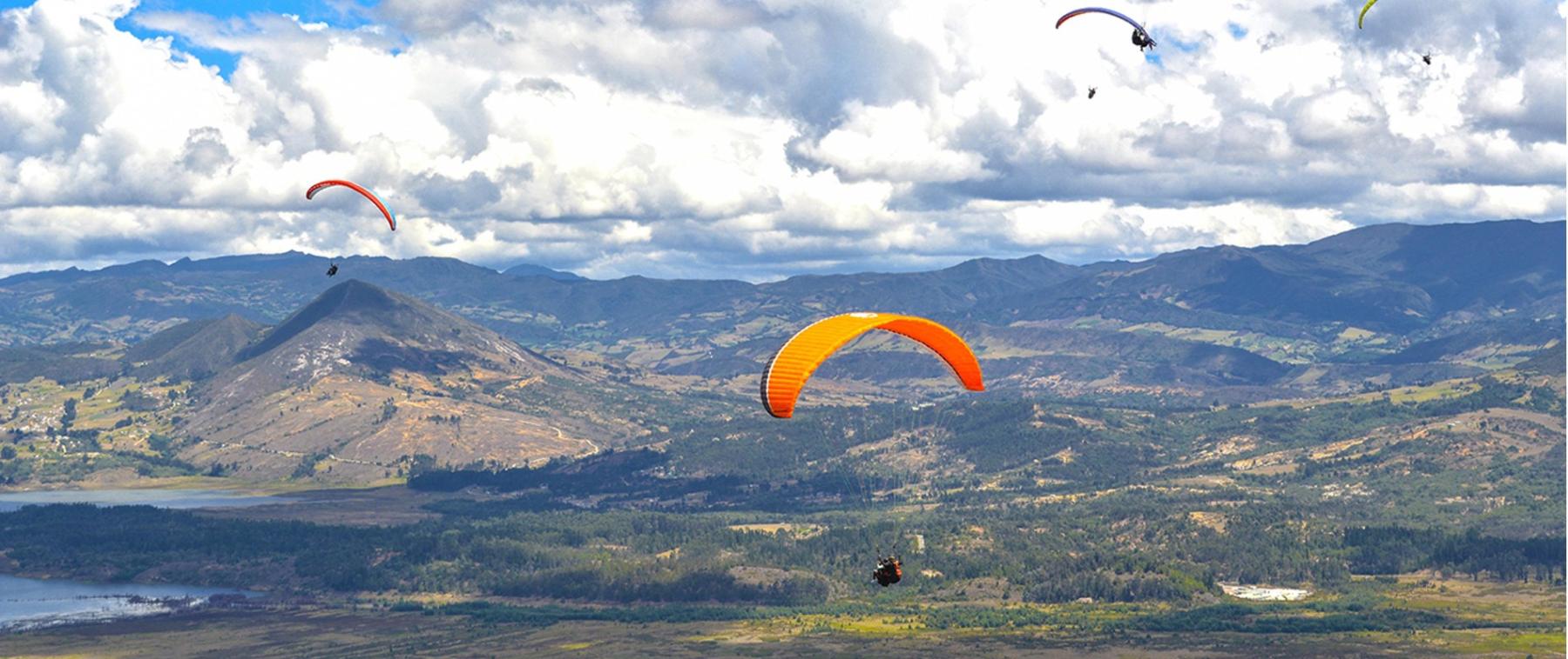 Parapente dans les cieux colombiens