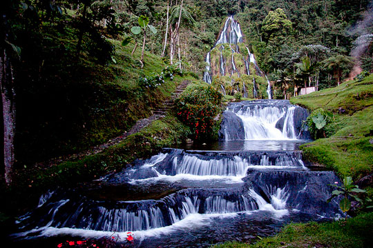 thermal springs, hot springs Colombia, santa rosa de cabal,villa de leyva, choachi, santa monica, manizales, tierra viva, los nevados, el otono, pereira, san vicente