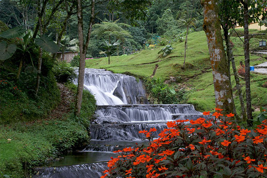 thermal springs, hot springs Colombia, santa rosa de cabal,villa de leyva, choachi, santa monica, manizales, tierra viva, los nevados, el otono, pereira, san vicente, thermal springs Colombia