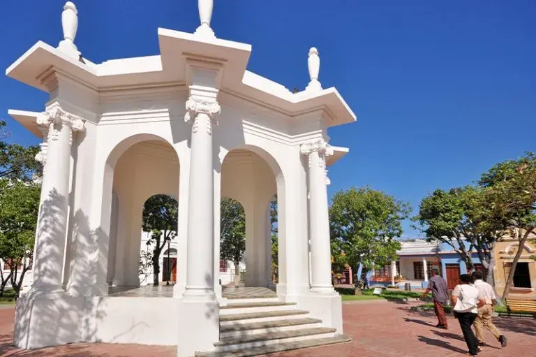 Parque de los Novios, uno de los parques más importantes de Santa Marta, Colombia - Imagen del Parque de los Novios de Santa Marta