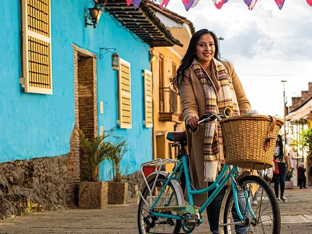 Gina Torres en un “parche cachaco”