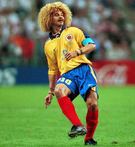 Carlos Valderrama con la camiseta de la selección colombiana.